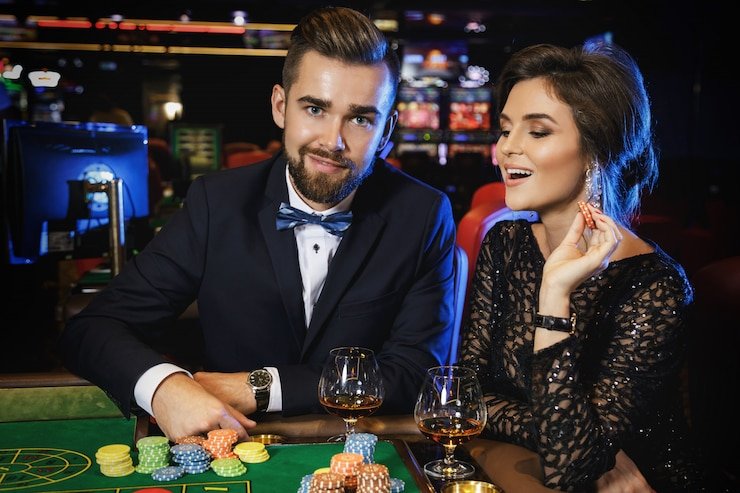 Betting layout and payout table for Sic Bo